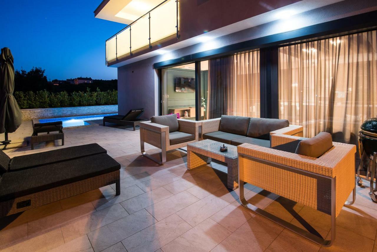 Luxury Apartment Imperia Veglia Exterior foto