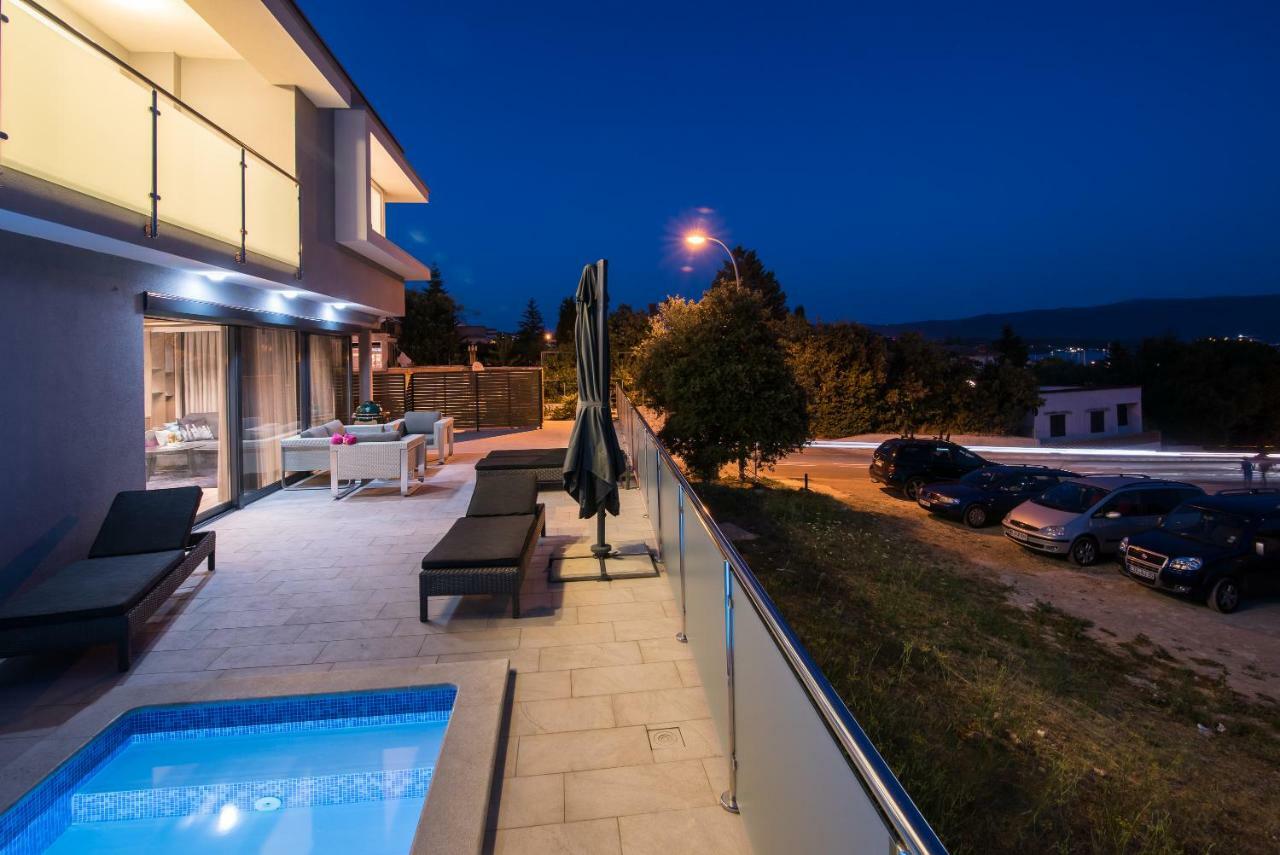 Luxury Apartment Imperia Veglia Exterior foto