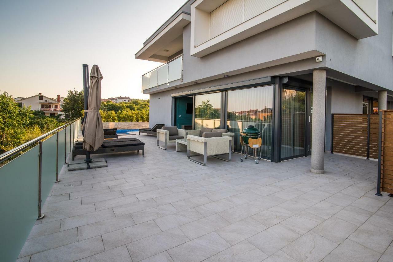 Luxury Apartment Imperia Veglia Exterior foto
